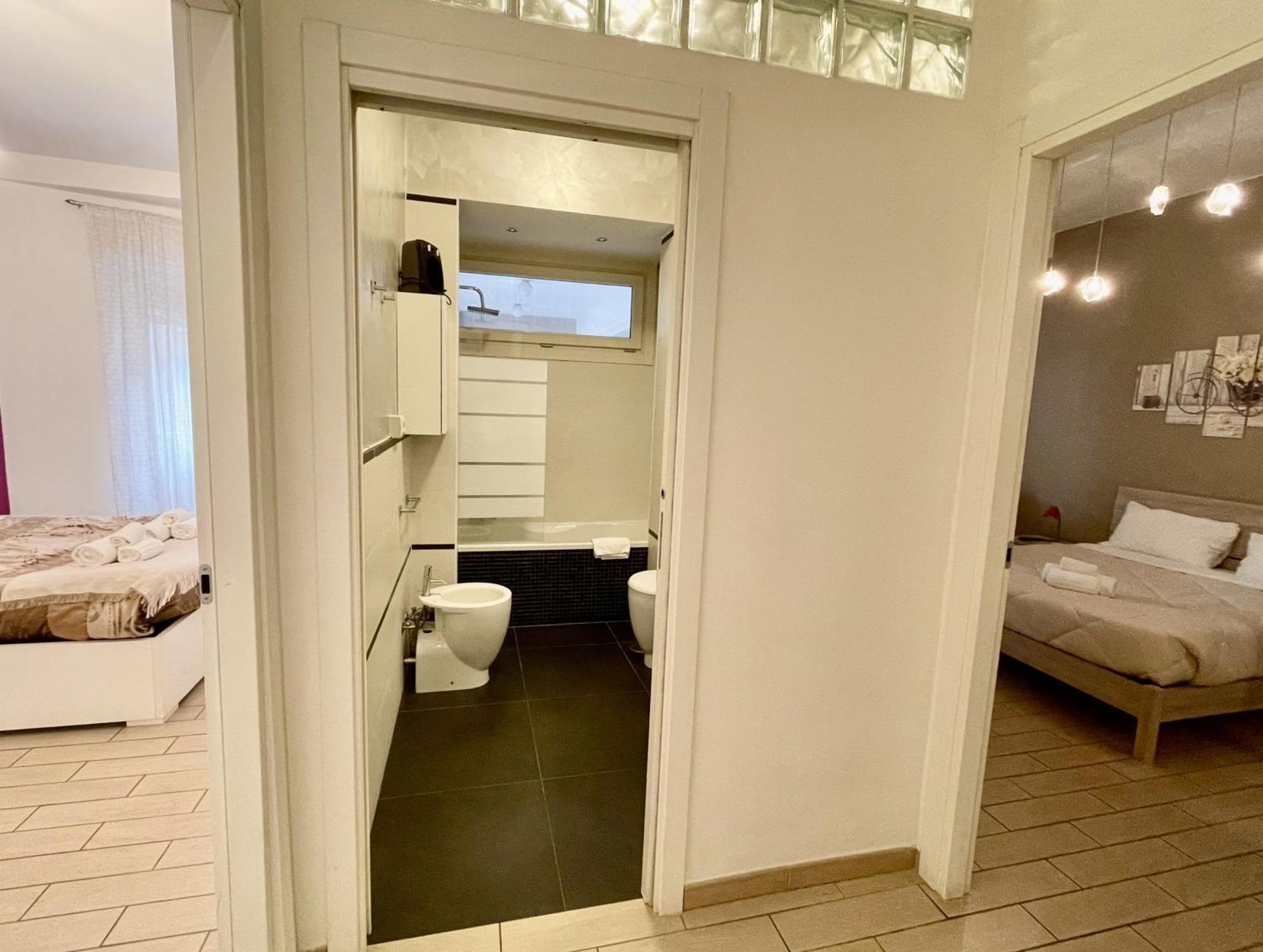 Domus Laterani By Jfm - Comfortable Big Terrace Colosseo Apartment Rom